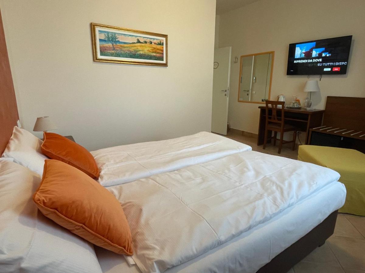 Betty'S House Bed and Breakfast Lazise Eksteriør billede