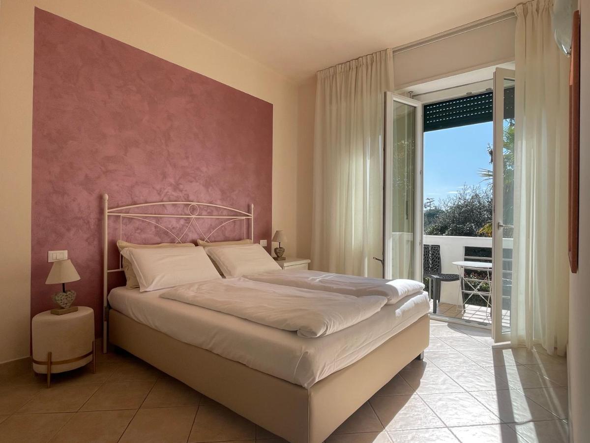 Betty'S House Bed and Breakfast Lazise Eksteriør billede