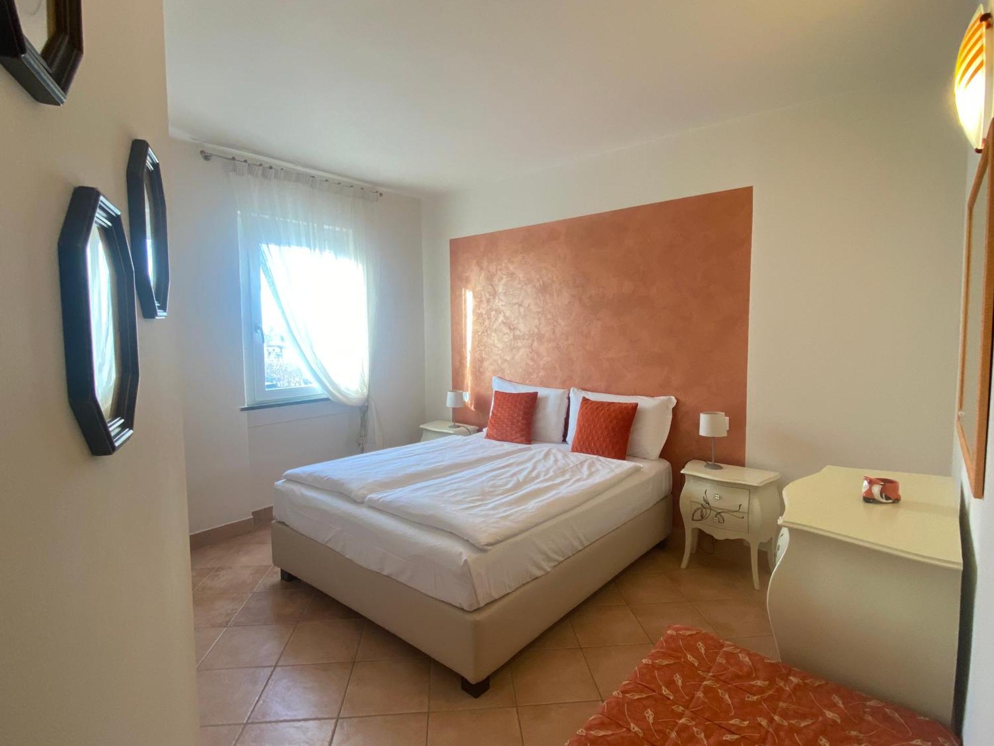 Betty'S House Bed and Breakfast Lazise Eksteriør billede