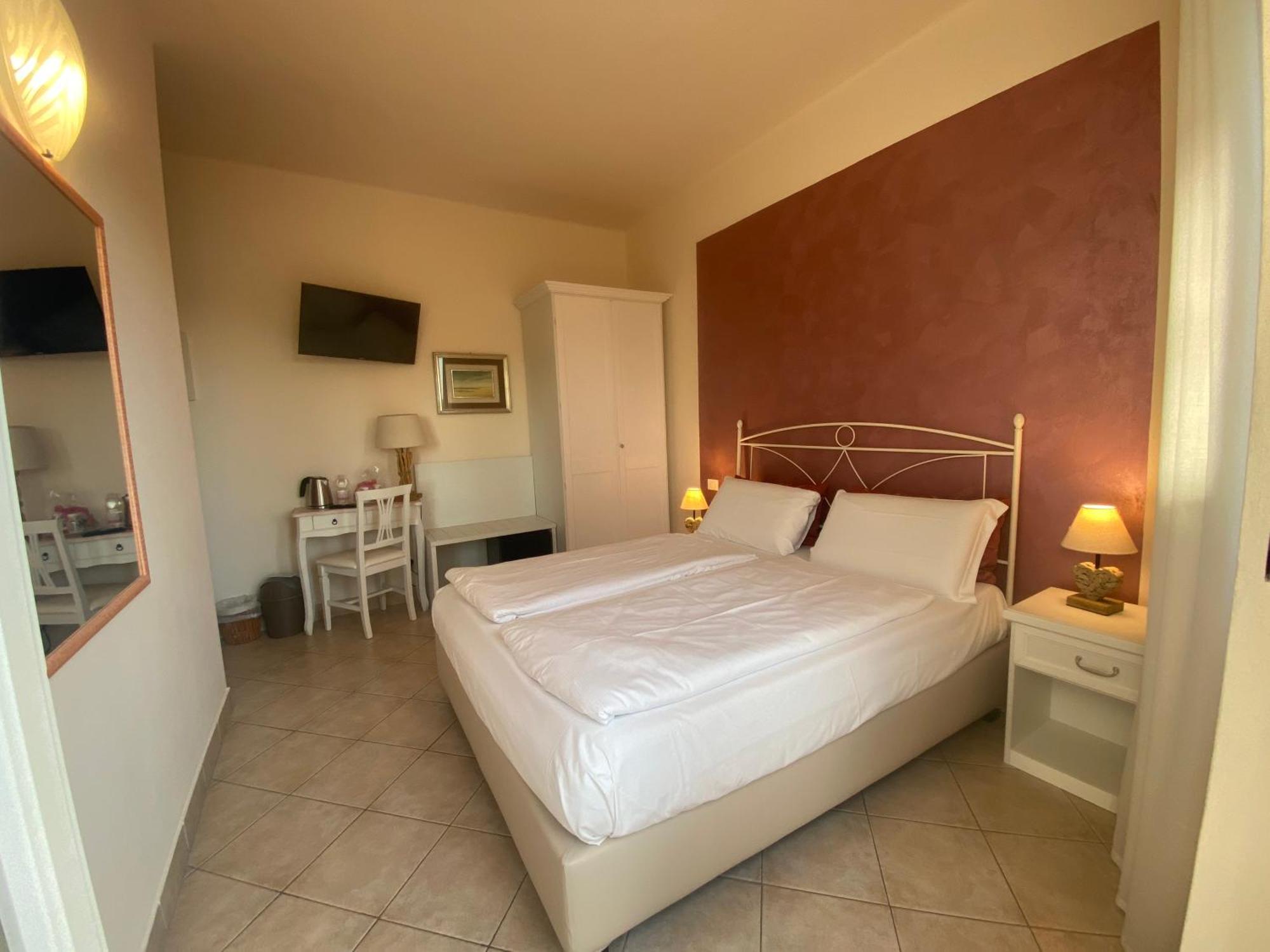 Betty'S House Bed and Breakfast Lazise Eksteriør billede